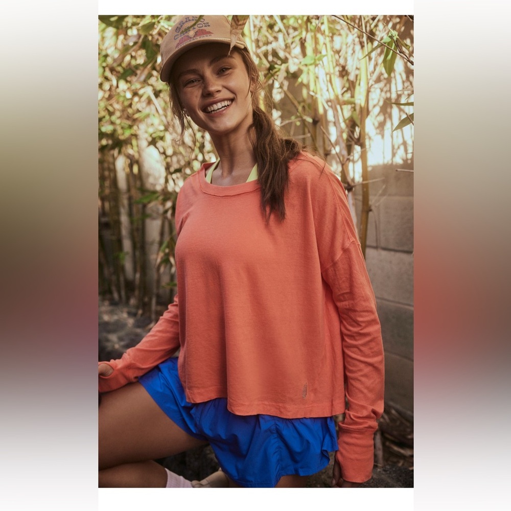 Free People Movement Victory Lap Long sleeve, size M. Colour: fired up